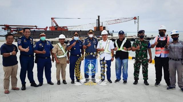 Amri Cahyadi Pantau Progres Pelabuhan Ekspor Impor Di Belinyu (ATM/*)