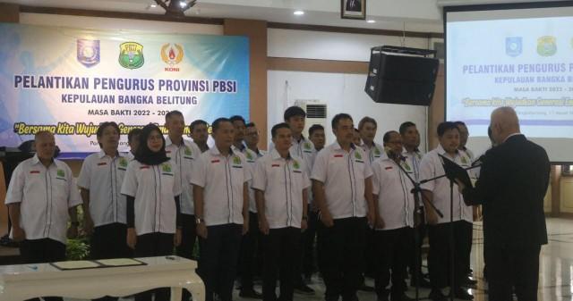 Bupati Bateng Hadiri Pelantikan PBSI Babel 2022-2026