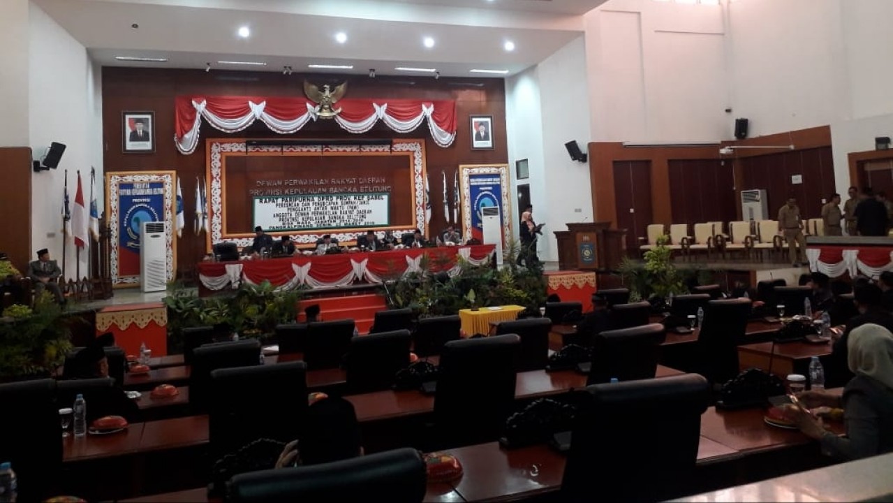 Pelantikan dan pengambilan sumpah Pengganti Antar Waktu (PAW) sisa masa jabatan 2014-2019. Yang berlangsung di Gedung DPRD Babel, Senin (25/03/2019).