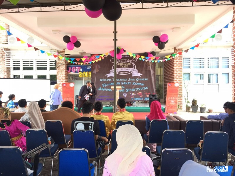 Kegiatan Justicia Got Talent (JGT) oleh Fakultas Hukum UBB di Halaman Depan Gedung FH UBB, Rabu (07/03/2018).