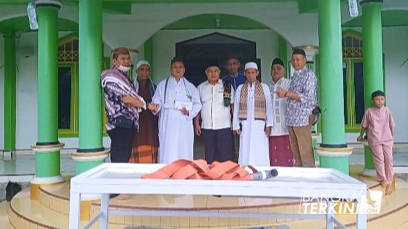 AITI Bangka Belitung Berikan Tempat Mandi Jenazah ke Masjid At Taqwa Semabung Baru, Jum'at (15/07/2022).