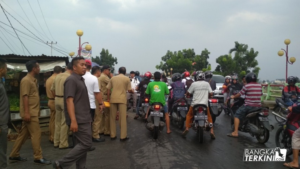 Pemerintah kota Pangkalpinang lakukan peninjauan ke Pasar Daging atau Pasar besar di Pangkalpinang, Senin (06/08/2018).