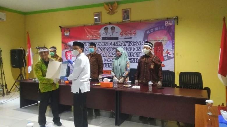Algafry Rahman Resmi daftar ke KPU Bangka Tengah