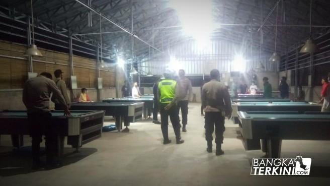 Polres Bangka Tengah gelar kegiatan rutin yang ditingkatkan (KRYD) guna mewujudkan kondisi yang aman di akhir pekan, Sabtu (16/01/2021) malam.