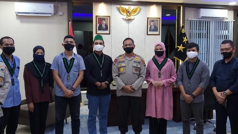 HMI dan Kohati Babel silaturahmi dengan Kapolda Prov. Kep. Bangka Belitung Irjen Pol Anang Syarif Hidayat di ruang kerjanya, Selasa (16/06/2020).