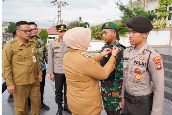 Jadi Pembina Apel Gabungan Persiapan Pengamanan TPS, Lusje Tabalujan Tekankan 5 Poin Sukseskan Pemilu 2024