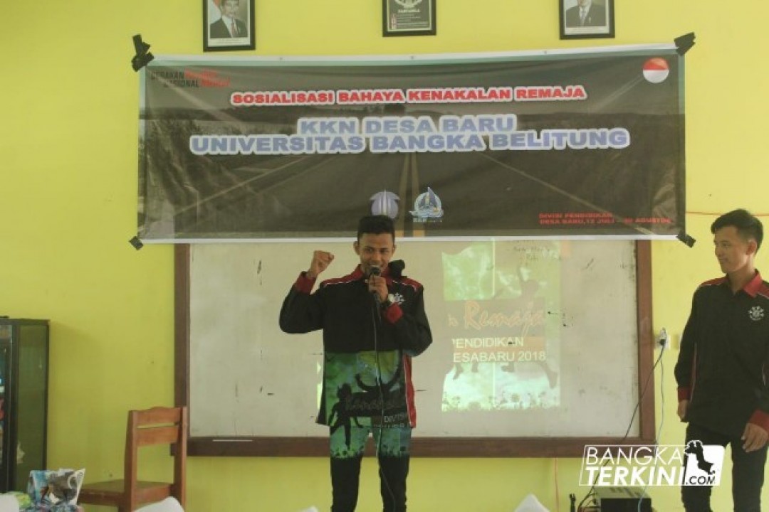 Mahasiswa KKN UBB Desa Baru, Saat Gelar Sosialisasi bahaya kenakalan remaja di SMP 5 Manggar, Belitung Timur.