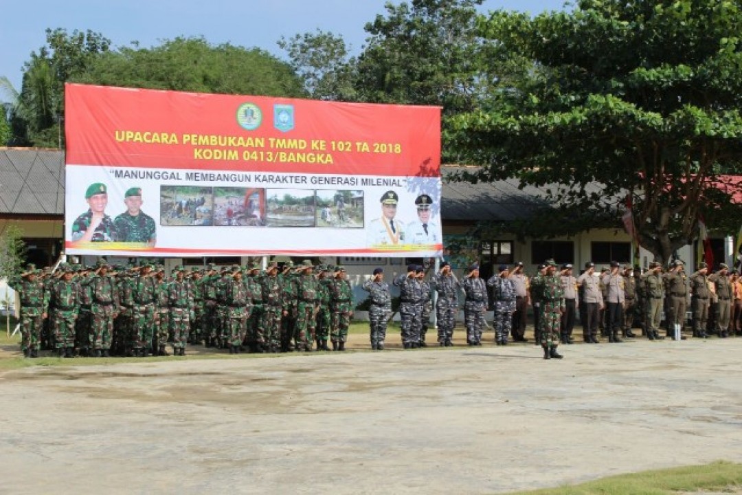 Tentara Manunggal Membangun Desa (TMMD) ke-102 berpusat di Desa Tanjungpura Kecamatan Sungai Selan Kabupaten Bangka Tengah, Selasa (10/07/2018).
