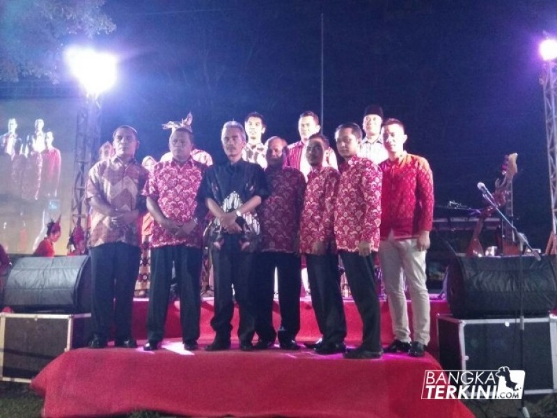 Dalam Menyongsong pemilu serentak tahun 2019 seluruh Indonesia, KPU Kota Pangkalpinang melakukan pegelaran seni budaya, yang berpusat di Museum Timah Pangkalpinang, Sabtu (21/04/2018).