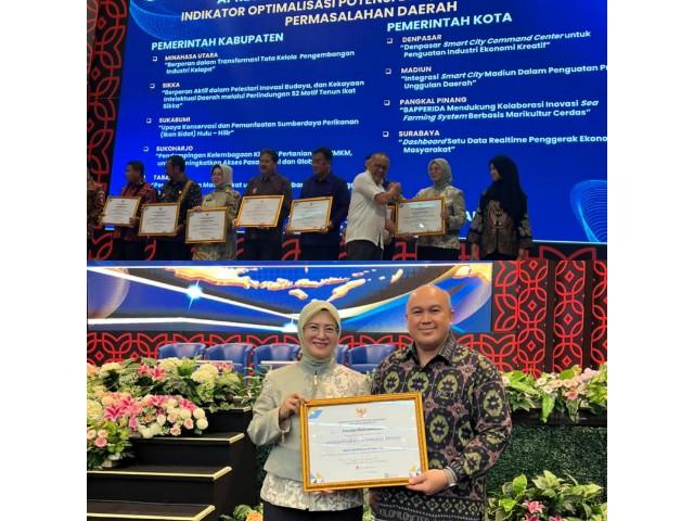 Pangkalpinang raih penghargaan BRIN 2025 atas inovasi pengelolaan sampah berkelanjutan dan pemanfaatan riset untuk pembangunan daerah yang diterima langsung oleh Wakil Wali Kota Pangkalpinang, Dessy