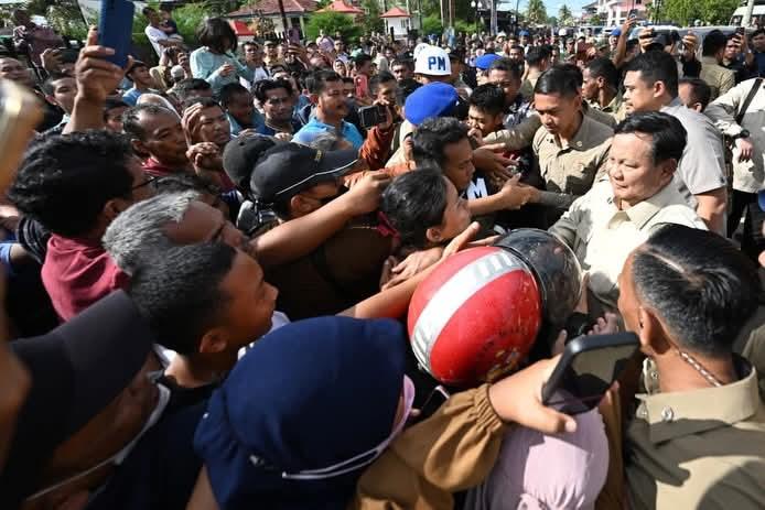 Presiden Prabowo Tinjau Langsung Penanganan Banjir di Tapanuli Tengah