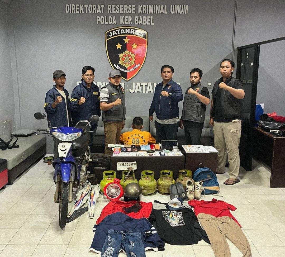 Subdit III Jatanras Ditreskrimum Polda Kepulauan Bangka Belitung berhasil mengamankan seorang pria terduga pelaku pencurian dengan pemberatan yang terjadi pada Minggu, 23 November 2025 sekitar pukul 18.00 WIB.