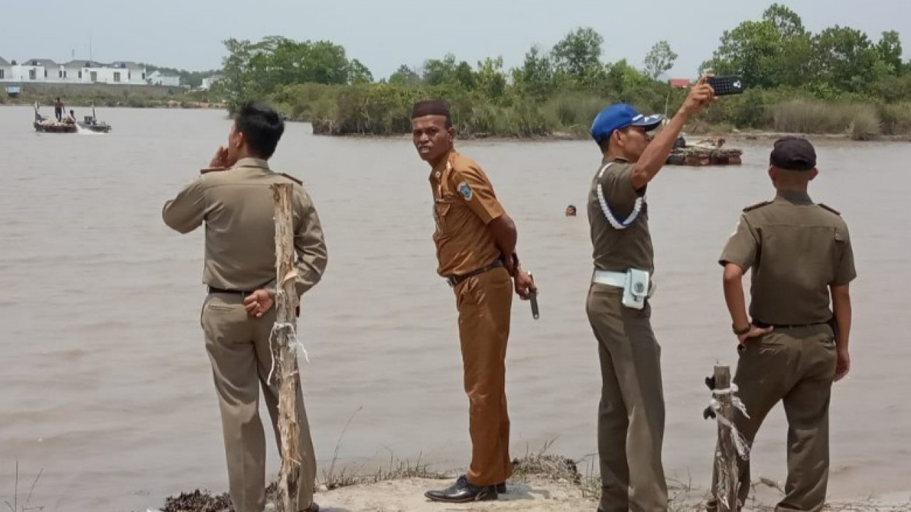 Sat Pol PP Pangkalpinang, Razia TI di Kolong Bacang, Selasa (10/09/2019).