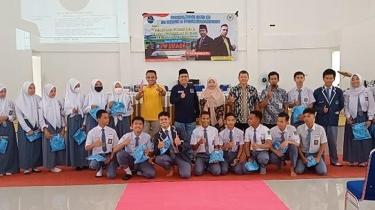 Senator DPD RI Perwakilan Babel, Ust. Zuhri Berikan Motivasi ke Siswa - Siswi SMA N 2 (SMADA) Pangkalpinang