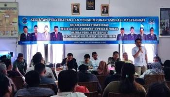PANGKALPINANG, BANGKATERKINI - Sebanyak 7 Anggota DPRD Pangkalpinang Dapil 1, Reses di Kelurahan Bacang