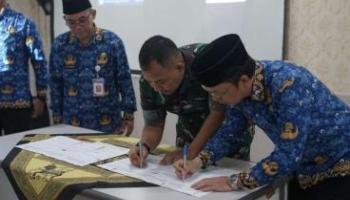 BANGKA TENGAH, BANGKATERKINI – Bupati Bangka Tengah, Algafry Rahman, bersama Dandim 0413/Bangka, Kolonel Infanteri Ikhsan,