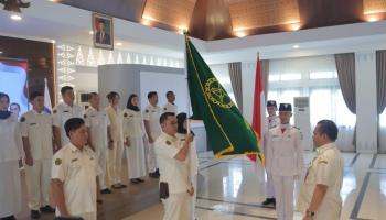 PANGKALPINANG - Ketua Umum Purna Paskibraka Indonesia (PPI) Pusat, Gousta Feriza resmi melantik Ferdiyan Hermawan Lubis sebagai Ketua Pengurus Purna,