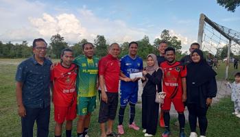 Pertandingan amal tersebut berlangsung pada Kamis (18/12/2025) di GOR Sahabuddin,,