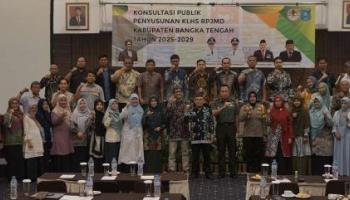 BANGKA TENGAH, BANGKATERKINI - Asisten Administrasi Umum, Ali Imran, membuka langsung Konsultasi Publik II Penyusunan,