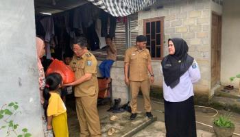 ‎BANGKA TENGAH, BANGKATERKINI – Bencana banjir rob mulai melanda wilayah pesisir Kabupaten Bangka Tengah (Bateng),,