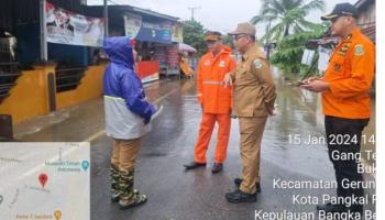 Pj Wali Kota dan Sekda Pangkalpinang Tinjau Titik Genangan Air,
