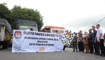 Pj Wali Kota Lusje Lepas Perdana Distribusi 3.110 Kotak Suara,