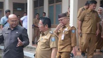 BANGKA TENGAH, BANGKATERKINI - Usai memimpin Coffee Morning serta mengikuti Rapat Paripurna DPRD Bangka Tengah,,