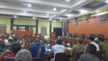 BANGKA TENGAH, BANGKATERKINI – DPRD Kabupaten Bangka Tengah (Bateng) menggelar Rapat Dengar Pendapat (RDP) terkait,