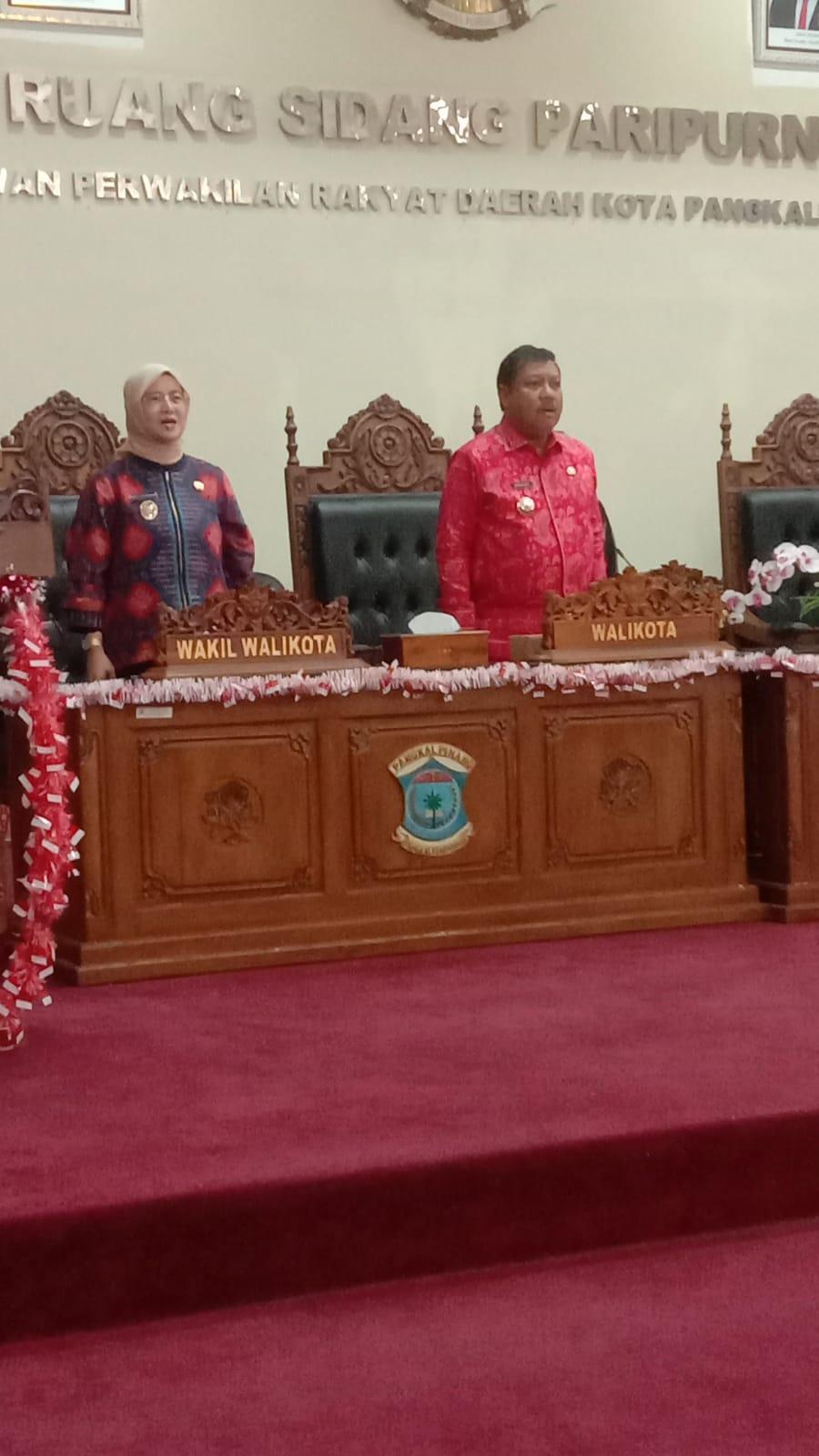 Wali Kota Pangkalpinang, Prof. Saparudin, bersama Wakil Wali Kota Dessy Ayutrisna, menghadiri Rapat Paripurna Keenam Masa Persidangan I Tahun 2025 DPRD Kota Pangkalpinang, Kamis (16/10/2025).