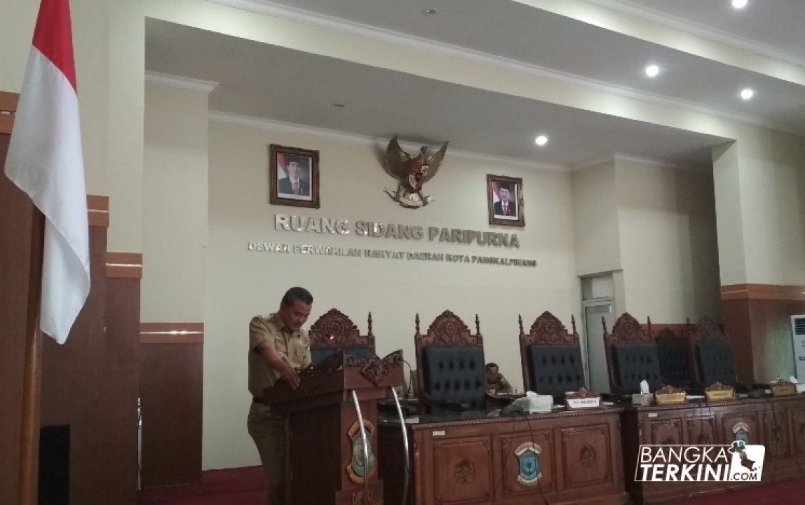 DPRD Kota Pangkalpinang menggelar rapat Paripurna dengan agenda penyampaian laporan keterangan pertanggungjawaban (LKPJ) akhir masa jabatan Walikota Pangkalpinang tahun 2013-2018, Senin (27/08/2018).