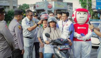 Bersama Satlantas Polres Belitung, Honda Babel Bagikan Helm Gratis Saat Operasi Keselamatan Menumbing 2025