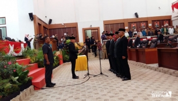 Berita Bangka -- Bangka Terkini -- Adapun lima anggota dewan,
