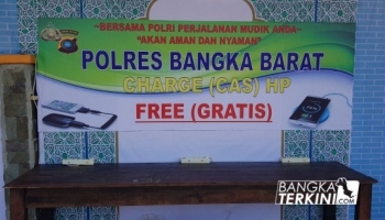 Bangka Terkini, Muntok --- Polisi Resort (Polres) Bangka Barat memberikan fasilitas free charge handphone,